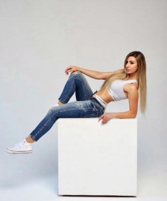 Евгения, 23 года, 2 размер груди